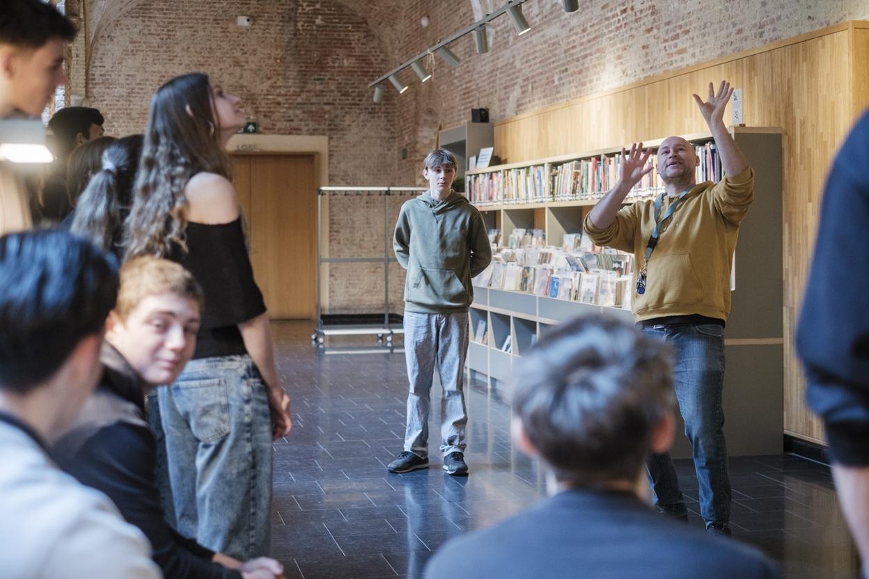 Bezoek leerlingen aan bibliotheek Predikheren
