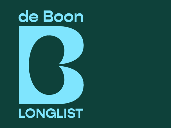 Logo de Boon blauw op groene achtergrond, tekst de Boon longlist